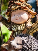 Dekor__cia_MagicHome_Nature__Diev__atko_sediace_na___i__ke__keramika__33x26x43_cm_3