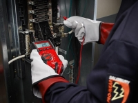 Multimeter_Milwaukee_2216-40__2xAA_2