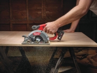 Pila_Milwaukee_M12_CCS44-602X__2x6.0Ah__140mm__okruzna_2
