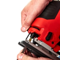 Pila_Milwaukee_M18_BJS-402C__2x4.0_Ah__priamociara_2